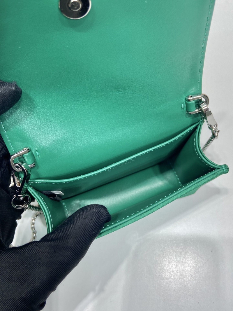 Pra*a waist chest packs